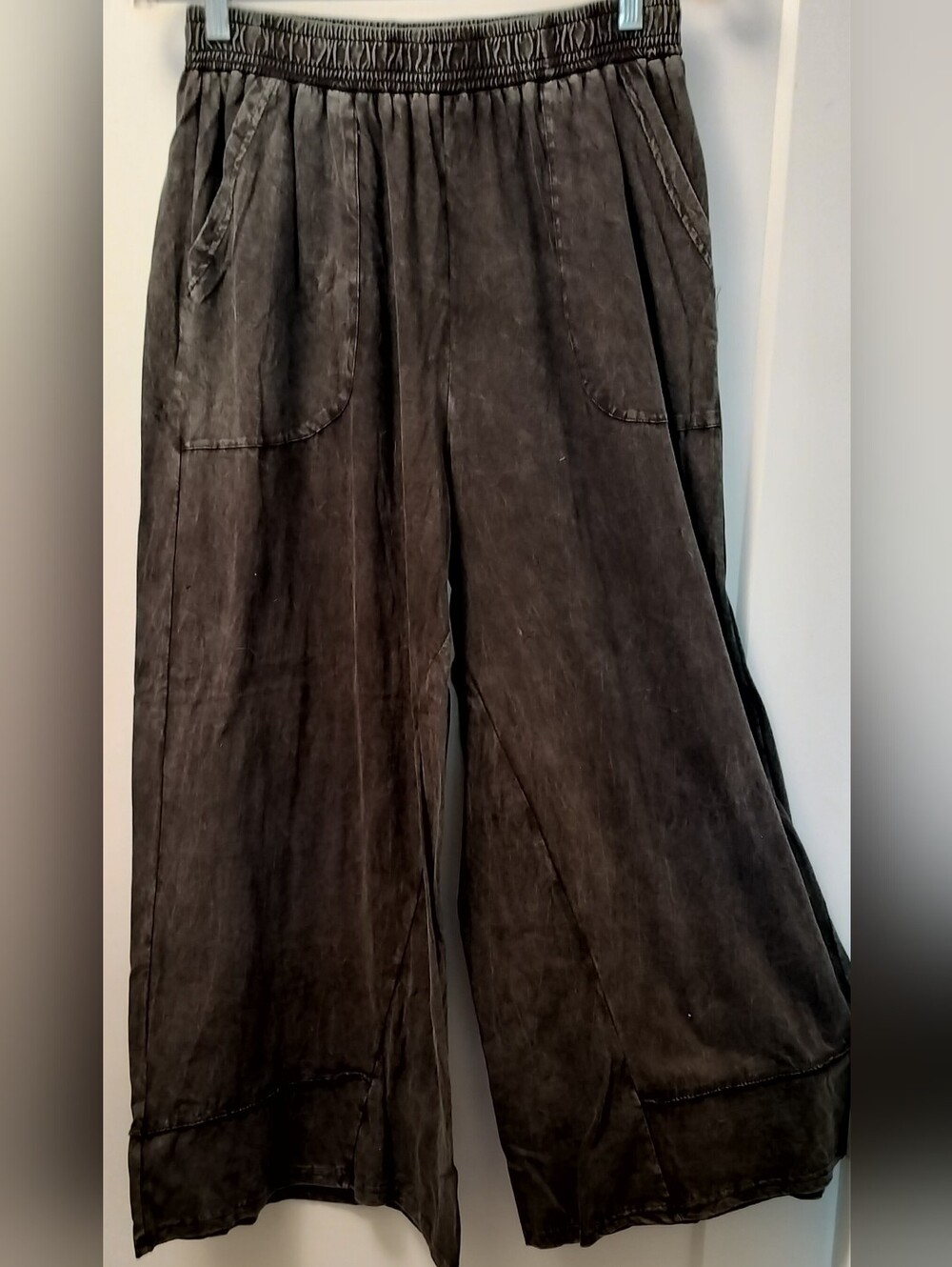 Women's 100% Rayon Relaxed Wide-Leg Pants in Washed Black